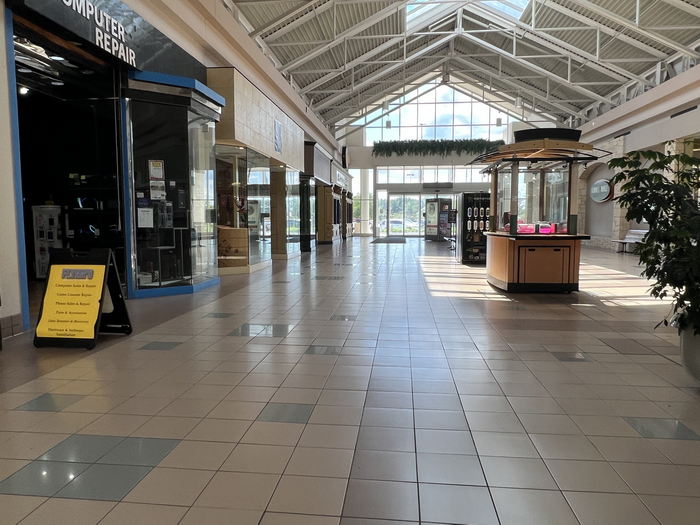 Midland Mall - July 31 2022 (newer photo)